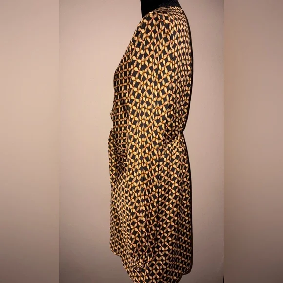 MINKPINK Black and Gold Geometric Mini Dress with cinched waistline NWT - Picture 6 of 7